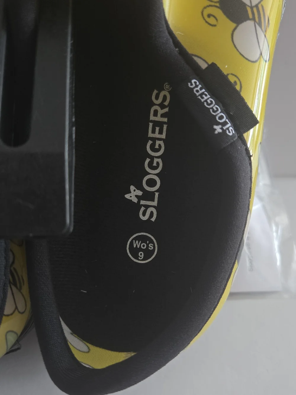 Sloggers Women's Rain & Garden Shoes Slip-On Yellow  Bumble B Print Sz 9 NWT